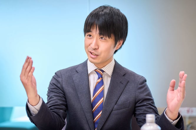春田さん正面両手DSC08295