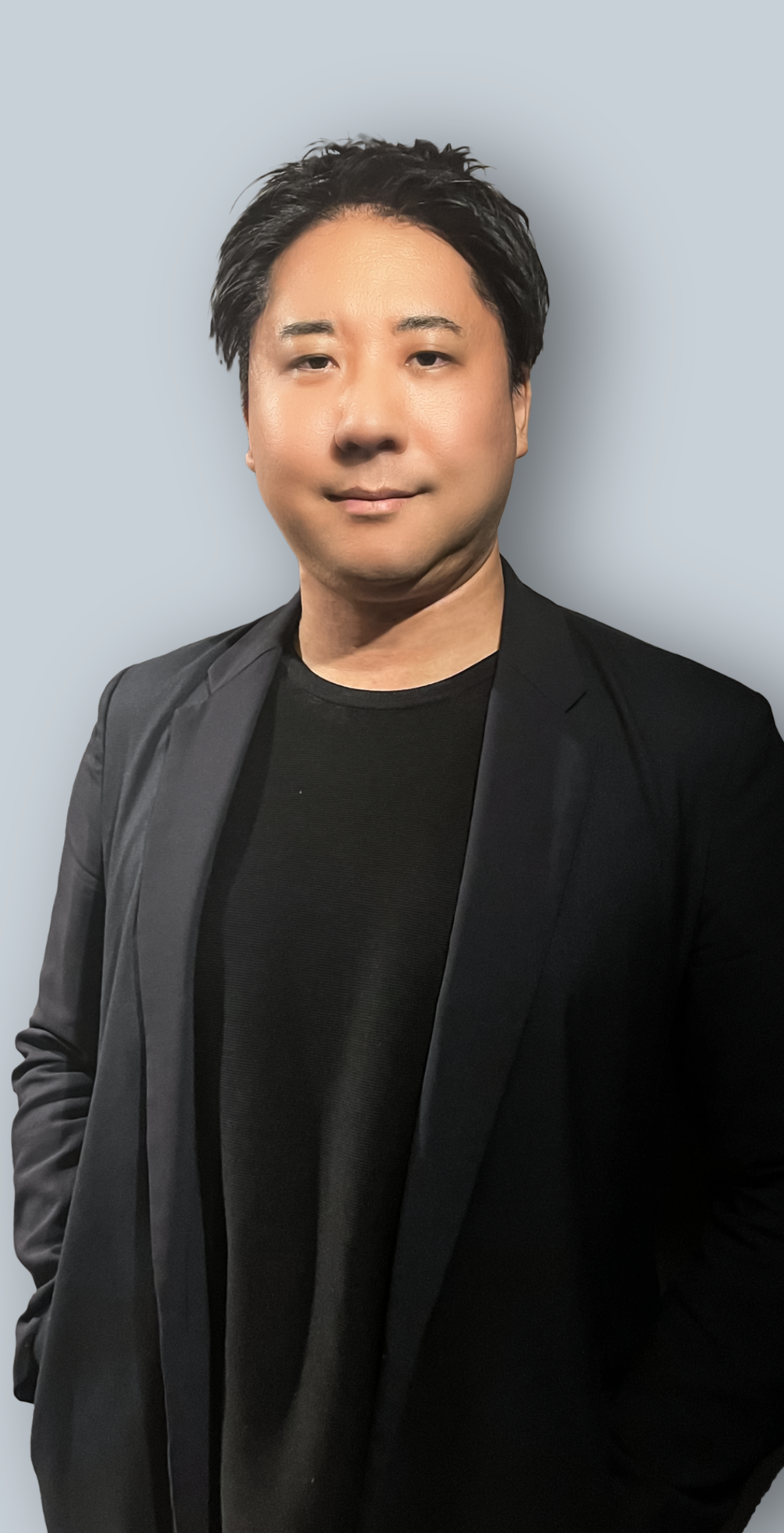 尾上さん宣材写真_241015_LP用-1